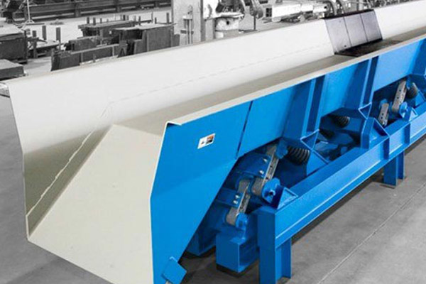 是時候?yàn)槟纳a(chǎn)選購一臺更適合的振動輸送機(jī)了??！